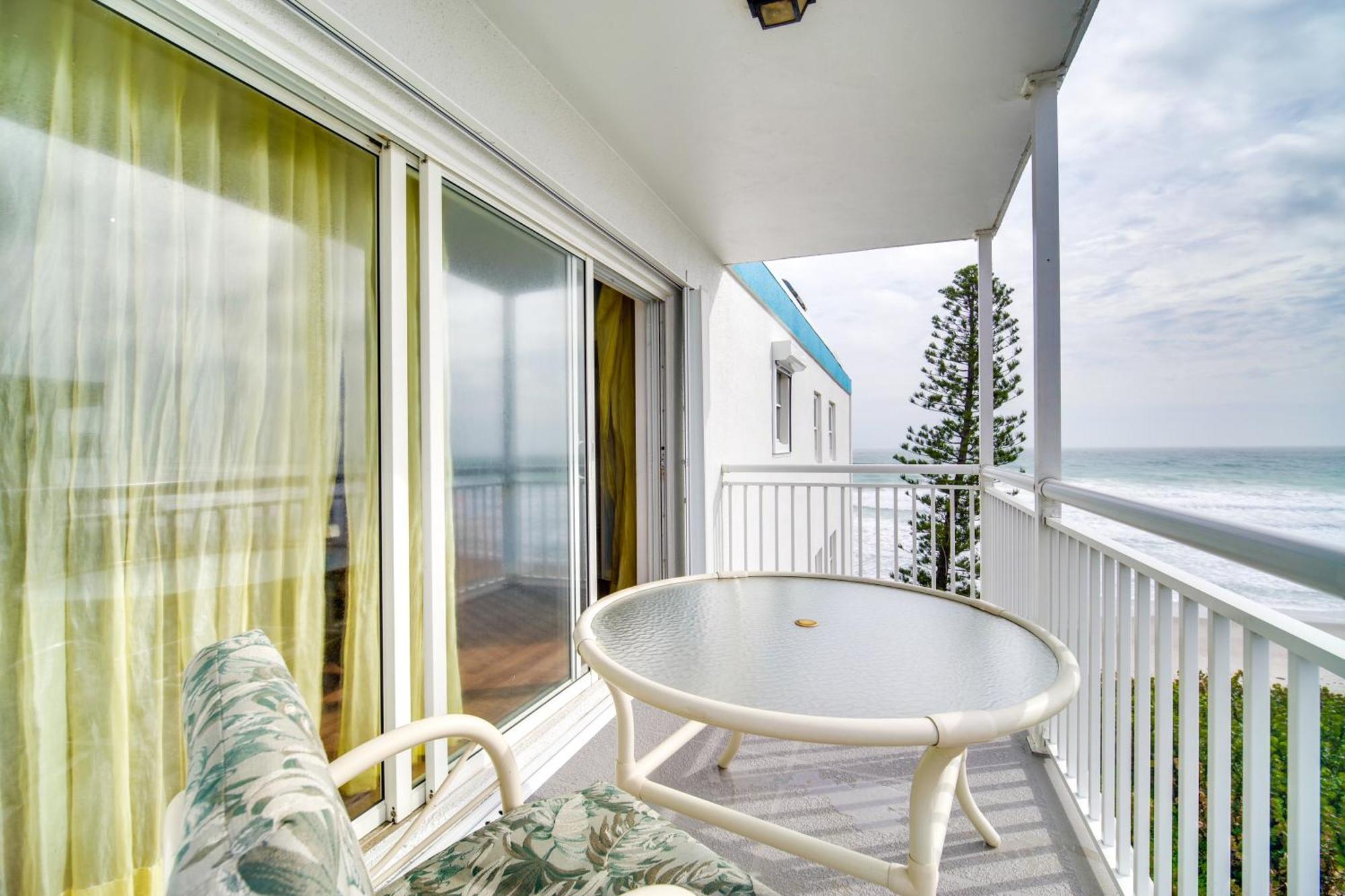 Pet-Friendly Satellite Beach Condo With Balcony! ภายนอก รูปภาพ
